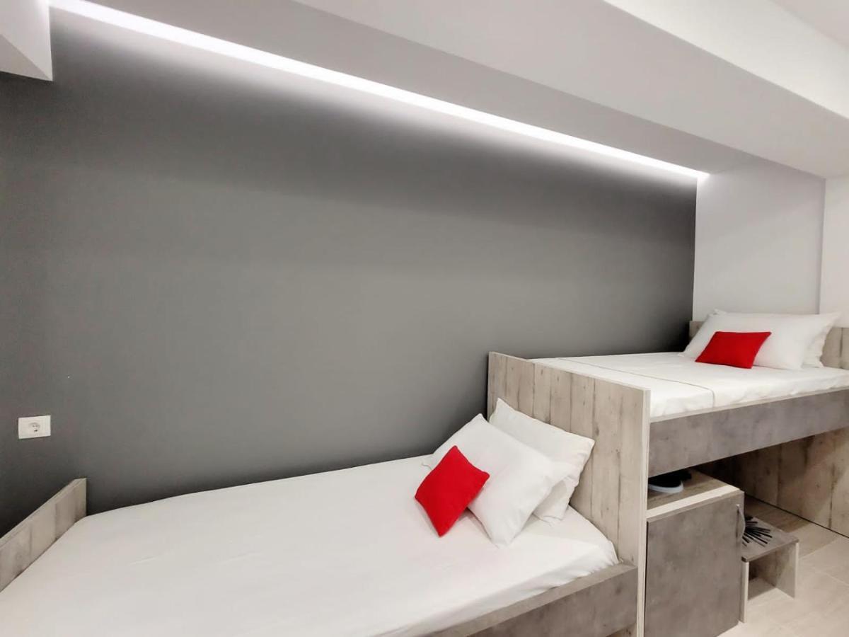 Anis Apartments Sarandë Esterno foto