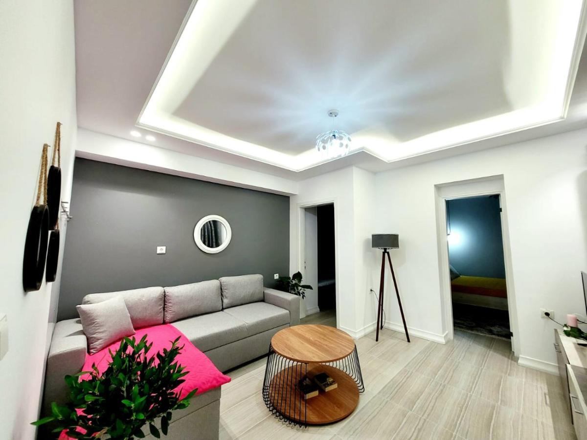 Anis Apartments Sarandë Esterno foto