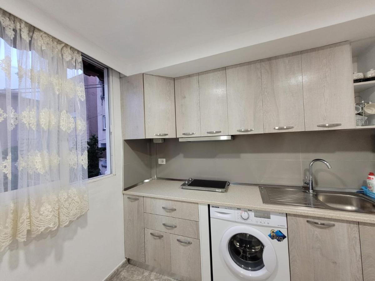 Anis Apartments Sarandë Esterno foto
