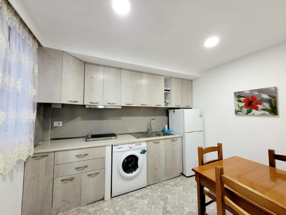 Anis Apartments Sarandë Esterno foto