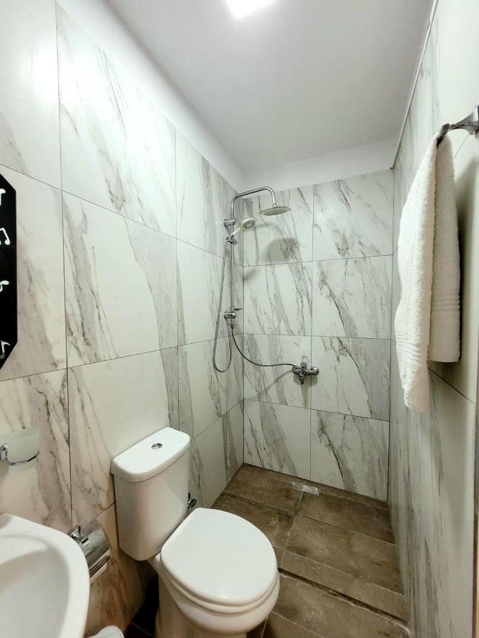 Anis Apartments Sarandë Esterno foto