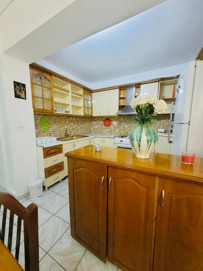 Anis Apartments Sarandë Esterno foto