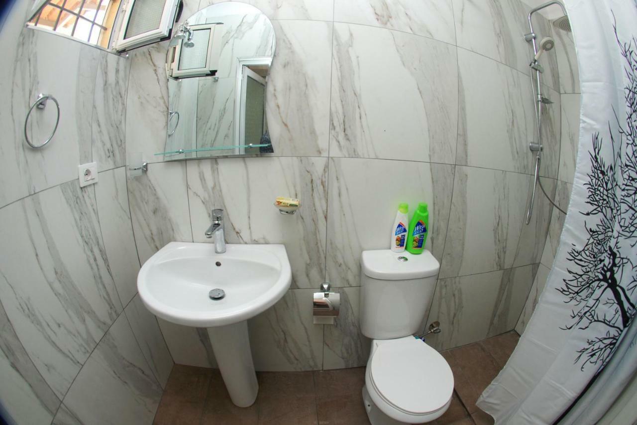 Anis Apartments Sarandë Esterno foto